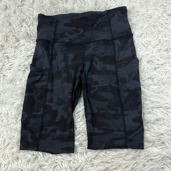 Lululemon Fast and Free Short 10" Incognito Camo Multi Grey - Picture 1 of 5